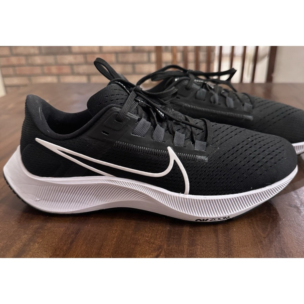Nike Air Zoom Pegasus 38 Black/White/Anthracite Colorway Size 8